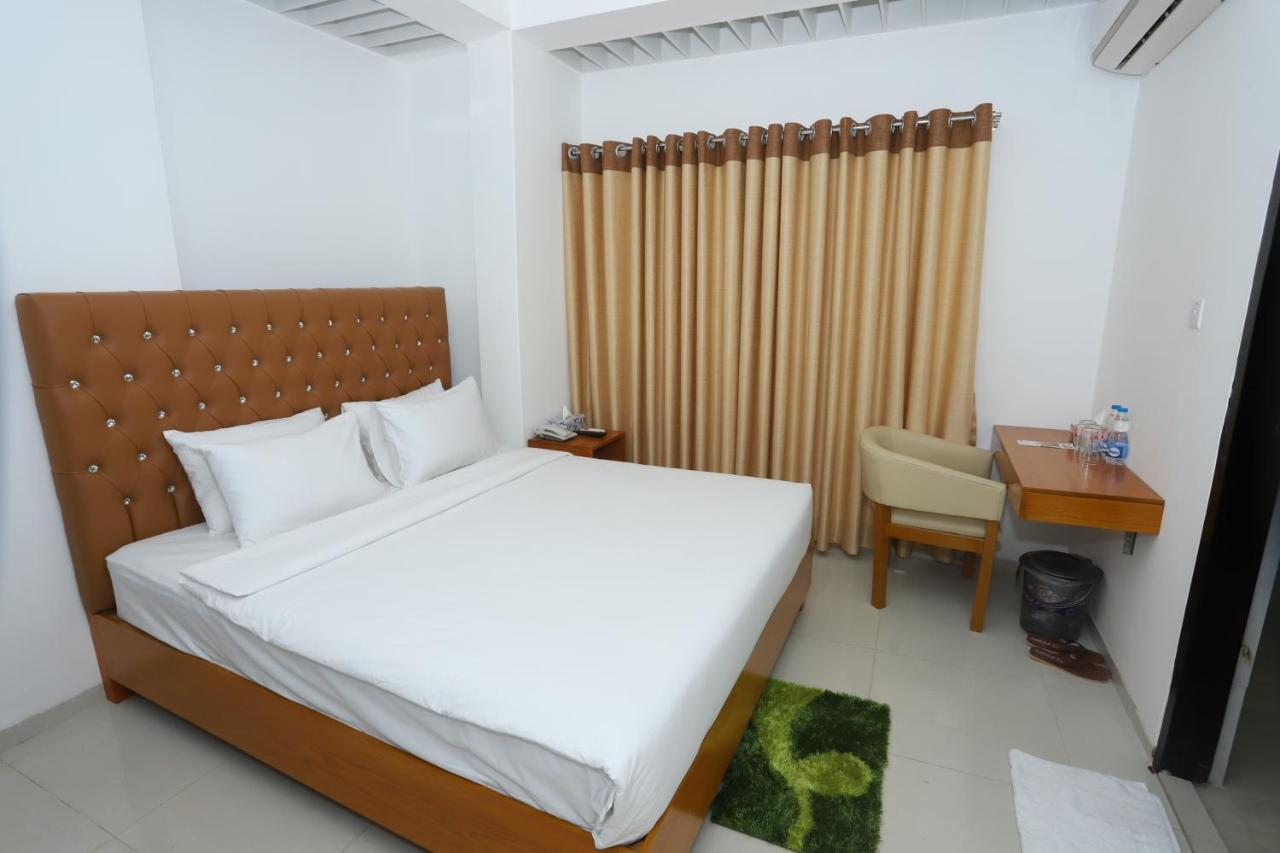 Hotel Blue Castle ธากา ภายนอก รูปภาพ