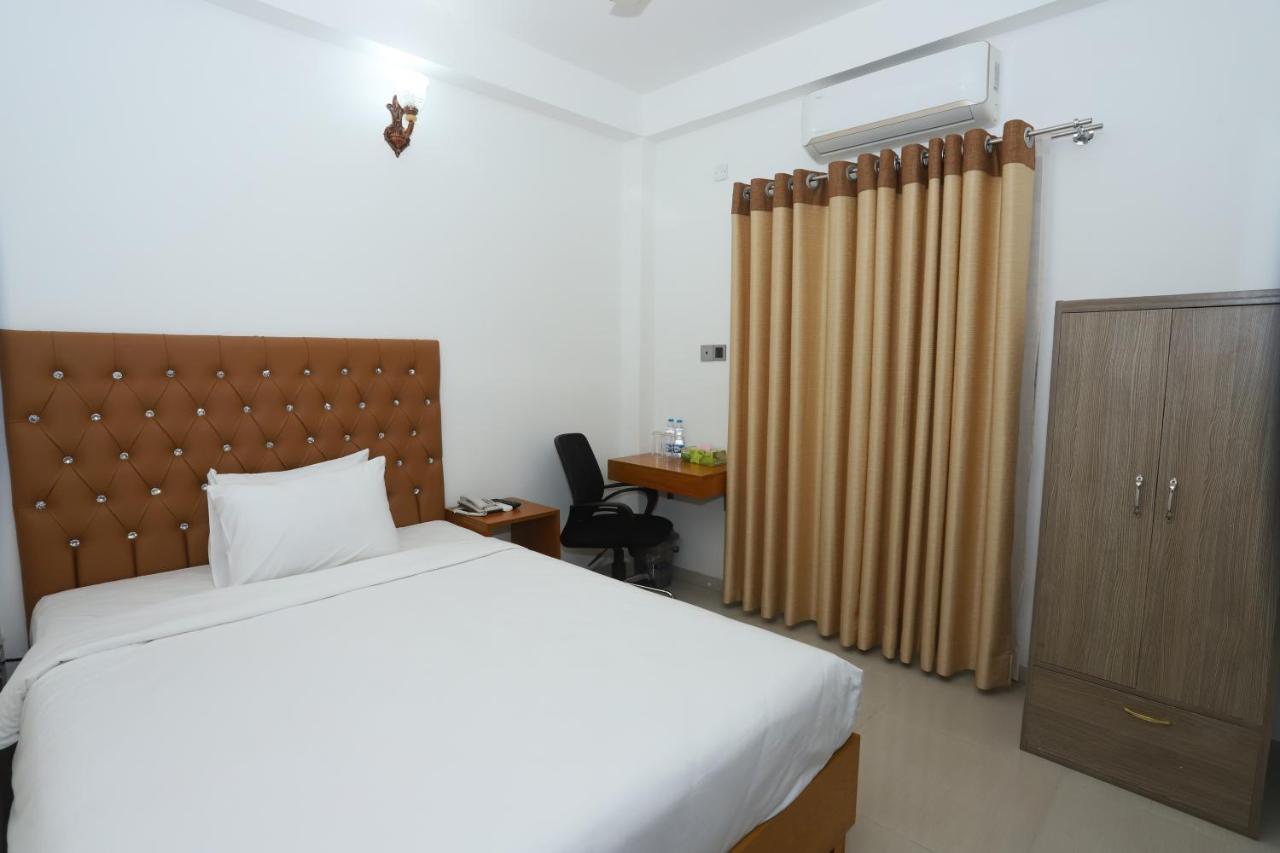 Hotel Blue Castle ธากา ภายนอก รูปภาพ